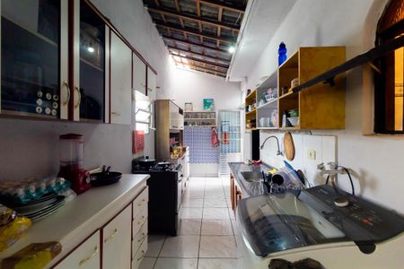 Casa à venda com 105m², 2 quartos e 3 vagas Casa à venda com 105m², 2 quartos e 3 vagasCozinha