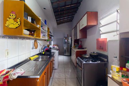 Casa à venda com 105m², 2 quartos e 3 vagas Casa à venda com 105m², 2 quartos e 3 vagasCozinha