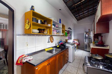 Casa à venda com 105m², 2 quartos e 3 vagas Casa à venda com 105m², 2 quartos e 3 vagasCozinha