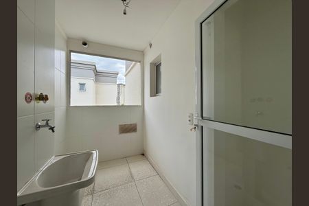 Apartamento à venda com 83m², 3 quartos e 2 vagas Apartamento à venda com 83m², 3 quartos e 2 vagasÁrea de Serviço