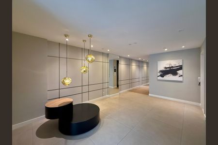 Apartamento à venda com 83m², 3 quartos e 2 vagas Apartamento à venda com 83m², 3 quartos e 2 vagasHall Social Bloco