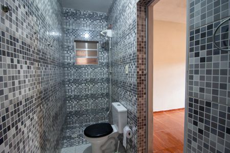 Casa para alugar com 230m², 3 quartos e 3 vagas Casa para alugar com 230m², 3 quartos e 3 vagasBanheiro da Suíte 1