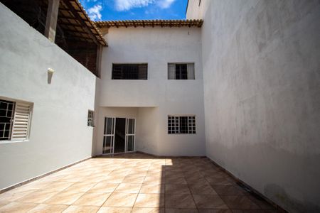 Casa para alugar com 230m², 3 quartos e 3 vagas Casa para alugar com 230m², 3 quartos e 3 vagasQuintal