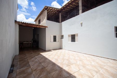 Casa para alugar com 230m², 3 quartos e 3 vagas Casa para alugar com 230m², 3 quartos e 3 vagasQuintal