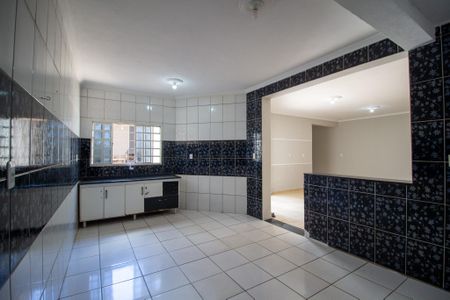 Casa para alugar com 230m², 3 quartos e 3 vagas Casa para alugar com 230m², 3 quartos e 3 vagasCozinha
