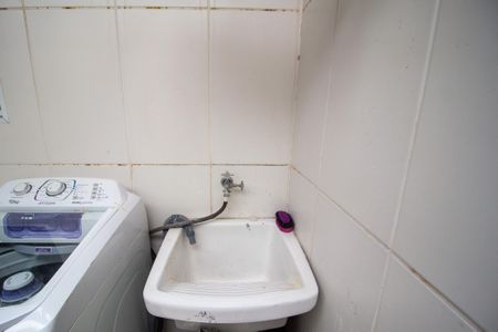 Casa de condomínio para alugar com 75m², 2 quartos e 1 vagaÁrea de Serviço