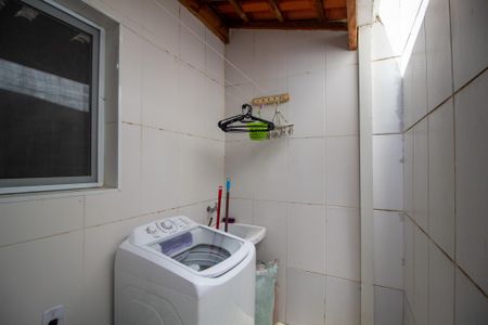 Casa de condomínio para alugar com 75m², 2 quartos e 1 vagaÁrea de Serviço