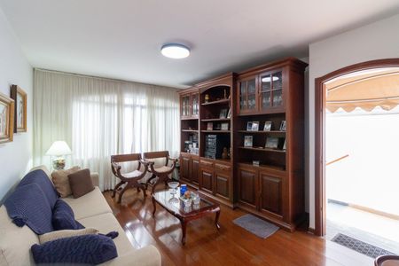 Casa à venda com 192m², 3 quartos e 2 vagasSala