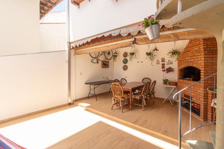 Casa à venda com 192m², 3 quartos e 2 vagasÁrea de lazer