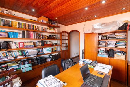 Casa à venda com 192m², 3 quartos e 2 vagasEscritório