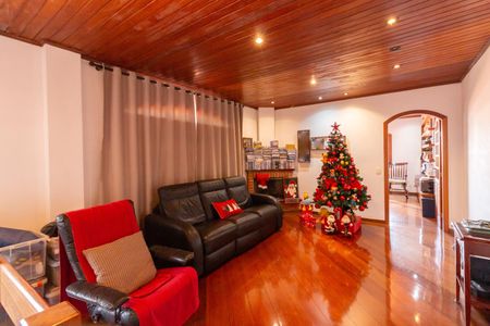 Casa à venda com 192m², 3 quartos e 2 vagasSala de tv