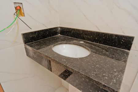 Apartamento à venda com 38m², 2 quartos e 1 vaga Apartamento à venda com 38m², 2 quartos e 1 vagaBanheiro