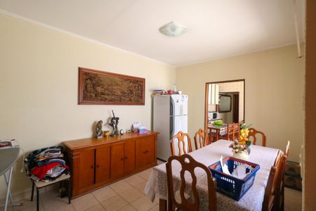 Casa à venda com 180m², 3 quartos e 4 vagas Casa à venda com 180m², 3 quartos e 4 vagasSala de Jantar