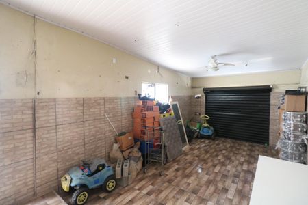 Casa à venda com 180m², 3 quartos e 4 vagas Casa à venda com 180m², 3 quartos e 4 vagasGaragem