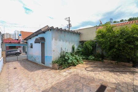 Casa à venda com 180m², 3 quartos e 4 vagas Casa à venda com 180m², 3 quartos e 4 vagasQuintal