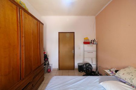 Casa à venda com 180m², 3 quartos e 4 vagas Casa à venda com 180m², 3 quartos e 4 vagasQuarto 2