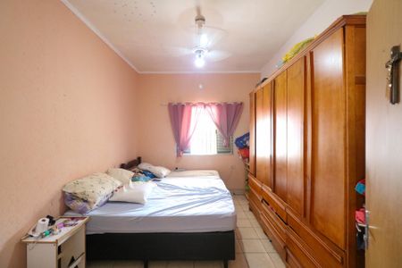 Casa à venda com 180m², 3 quartos e 4 vagas Casa à venda com 180m², 3 quartos e 4 vagasQuarto 2