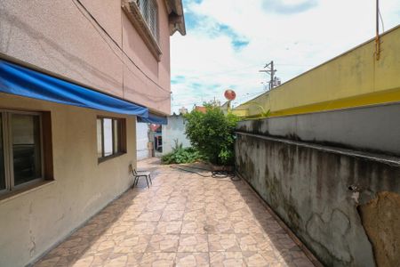Casa à venda com 180m², 3 quartos e 4 vagas Casa à venda com 180m², 3 quartos e 4 vagasQuintal