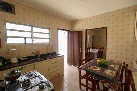 Casa à venda com 180m², 3 quartos e 4 vagas Casa à venda com 180m², 3 quartos e 4 vagasCozinha