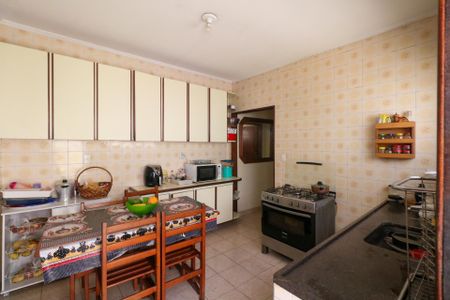 Casa à venda com 180m², 3 quartos e 4 vagas Casa à venda com 180m², 3 quartos e 4 vagasCozinha