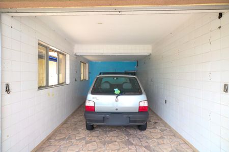 Casa à venda com 180m², 3 quartos e 4 vagas Casa à venda com 180m², 3 quartos e 4 vagasGaragem