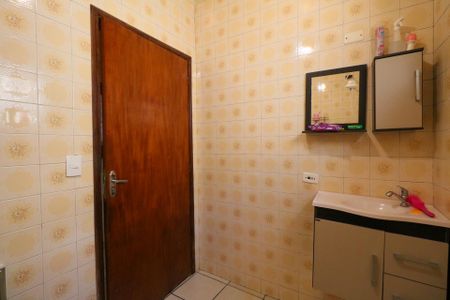 Casa à venda com 180m², 3 quartos e 4 vagas Casa à venda com 180m², 3 quartos e 4 vagasBanheiro 2