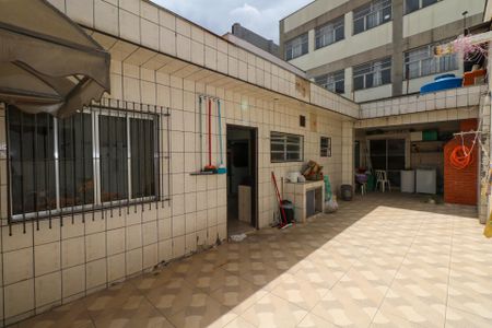 Casa à venda com 180m², 3 quartos e 4 vagas Casa à venda com 180m², 3 quartos e 4 vagasQuintal