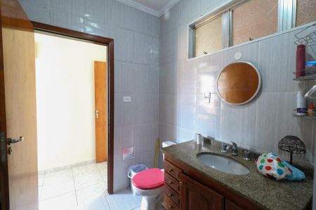 Casa à venda com 180m², 3 quartos e 4 vagas Casa à venda com 180m², 3 quartos e 4 vagasBanheiro