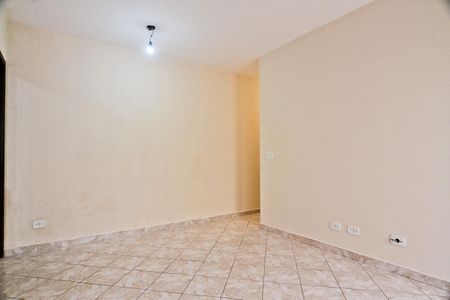 Casa de Condomínio para alugar com 2 quartos, 65m² em Jardim Santo Elias, São Paulo