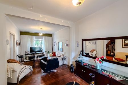 Casa à venda com 120m², 3 quartos e 2 vagasSala