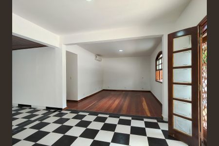Casa para alugar com 3 quartos, 180m² em Grajaú, Rio de Janeiro