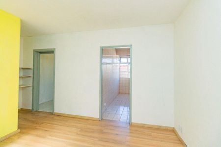 Sala  de kitnet/studio para alugar com 1 quarto, 70m² em Rubem Berta, Porto Alegre
