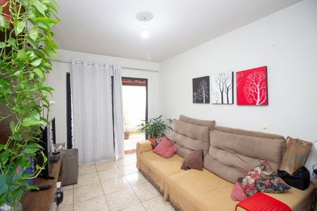 Casa à venda com 110m², 3 quartos e 3 vagas Casa à venda com 110m², 3 quartos e 3 vagasSala