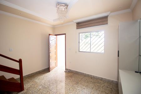 Sala de casa para alugar com 3 quartos, 150m² em Cabral, Contagem