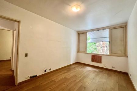 Apartamento à venda com 240m², 3 quartos e 2 vagasQUARTO 1