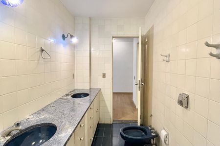 Apartamento à venda com 240m², 3 quartos e 2 vagasSUITE