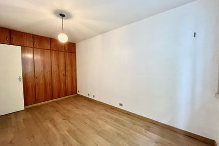 Apartamento à venda com 240m², 3 quartos e 2 vagasQUARTO 1
