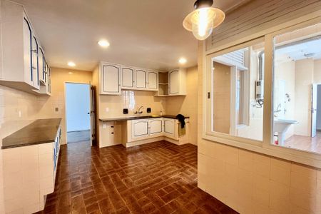 Apartamento à venda com 240m², 3 quartos e 2 vagasCOZINHA