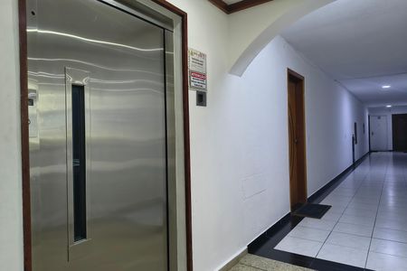 Apartamento para alugar com 60m², 2 quartos e 1 vaga Apartamento para alugar com 60m², 2 quartos e 1 vagaElevador