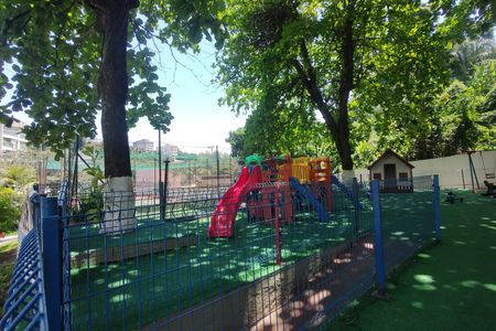 Apartamento para alugar com 60m², 2 quartos e 1 vaga Apartamento para alugar com 60m², 2 quartos e 1 vagaÁrea comum - Playground