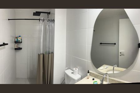 Banheiro de apartamento para alugar com 1 quarto, 39m² em Butantã, São Paulo