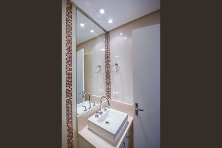 Apartamento para alugar com 130m², 3 quartos e 2 vagas Apartamento para alugar com 130m², 3 quartos e 2 vagasBanheiro da Suíte