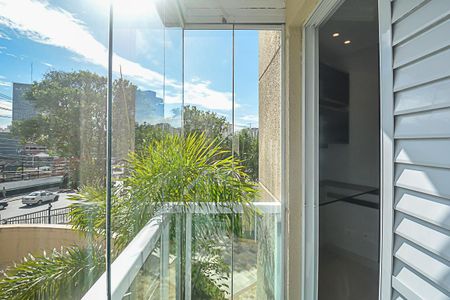 Apartamento para alugar com 130m², 3 quartos e 2 vagas Apartamento para alugar com 130m², 3 quartos e 2 vagasSacada do Quarto 3 - Suíte