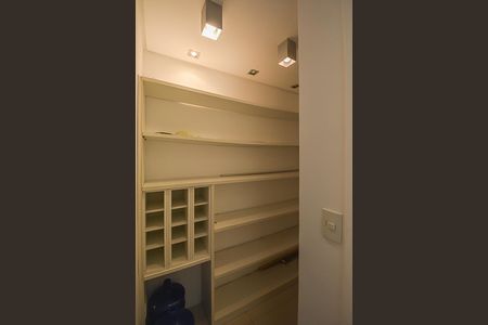 Apartamento para alugar com 130m², 3 quartos e 2 vagas Apartamento para alugar com 130m², 3 quartos e 2 vagasDespensa