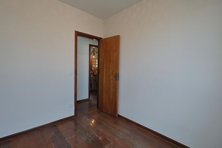 Quarto 1 de apartamento à venda com 3 quartos, 80m² em Sagrada Família, Belo Horizonte