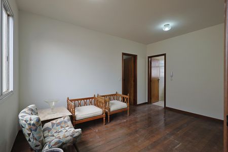 Sala de apartamento à venda com 3 quartos, 80m² em Sagrada Família, Belo Horizonte