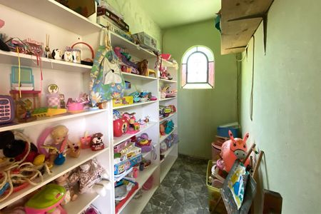 Casa à venda com 320m², 4 quartos e 4 vagasDespensa