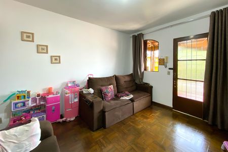 Sala de casa à venda com 3 quartos, 180m² em Paraíso, Belo Horizonte