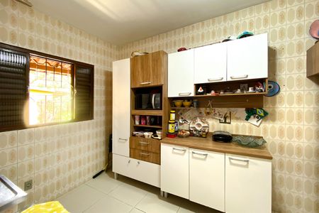 Casa à venda com 320m², 4 quartos e 4 vagasCozinha