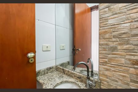 Casa de condomínio para alugar com 160m², 2 quartos e 3 vagasBanheiro 